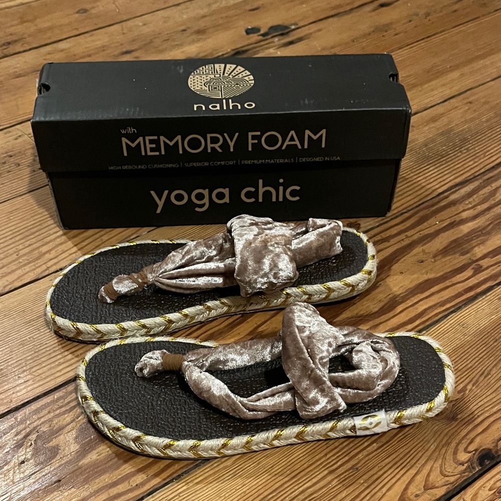 Nalho Women's Velvet Sandals in Brown